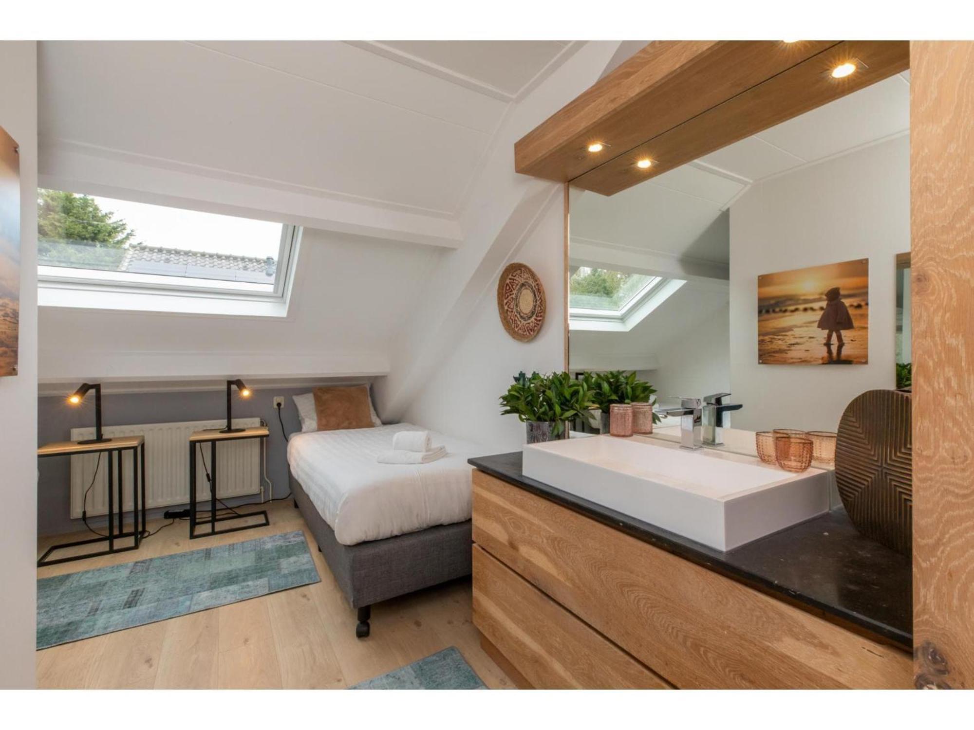 Charming In Zeeland By The Sea Vakantiehuis *